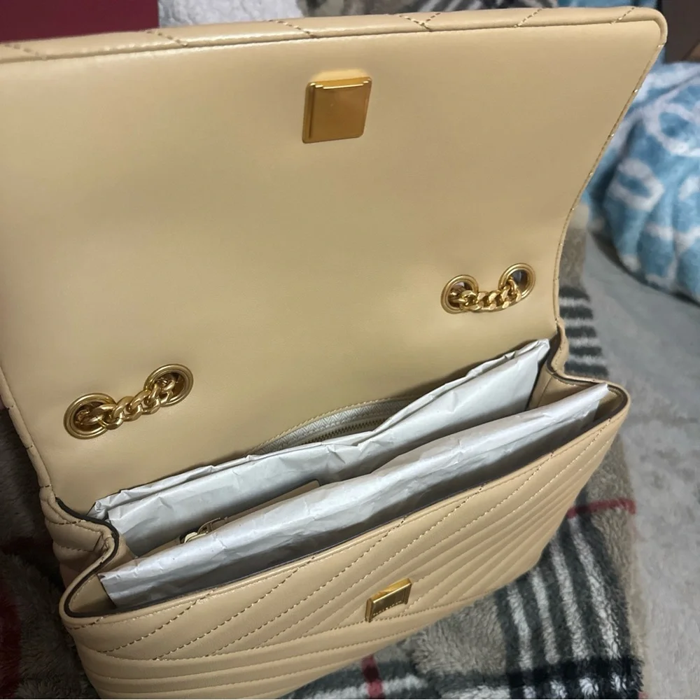 Tory Burch in the color desert dune 
Style Kira chevron convertible shoulder bag - Picture 8 of 12